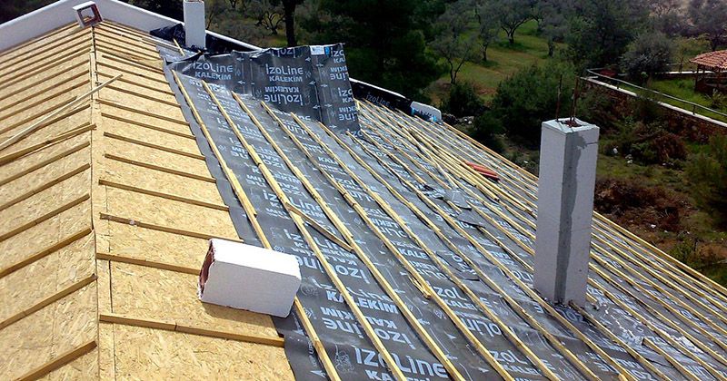 Bozyaka EPDM Kauçuk Çatı – OSB üzerine serilmiş nefes alan su yalıtım örtüsü ve çıtalama